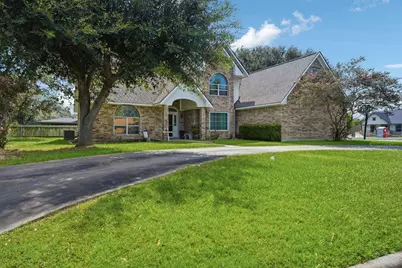 1615 Ambar Street, El Campo, TX 77437 - Photo 2