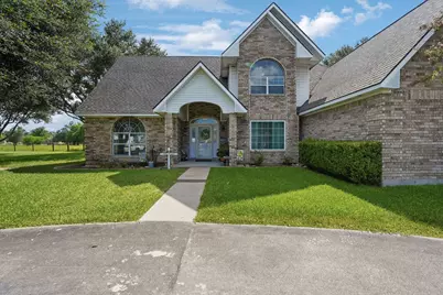 1615 Ambar Street, El Campo, TX 77437 - Photo 1