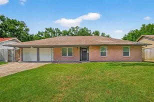 9642 Meadowglen Ln, Houston, TX 77063 - Photo 4