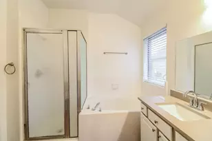 410 Cedar Lake Dr, League City, TX 77573 - Photo 14