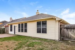 410 Cedar Lake Dr, League City, TX 77573 - Photo 16