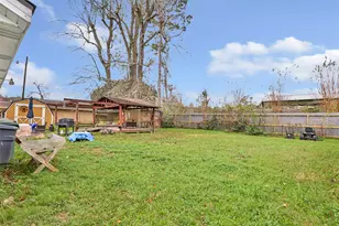 3 Hillcrest St, Dayton, TX 77535 - Photo 4