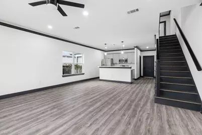 911 Panama Boulevard, Houston, TX 77009 - Photo 2