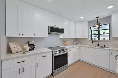 13 Moon Valley Court, Panorama Village, TX 77304 - Photo 12