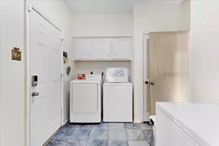 5431 Crown Colony, Houston, TX 77069 - Photo 22