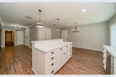 317 E Robinwood, White Oak, TX 75693 - Photo 12