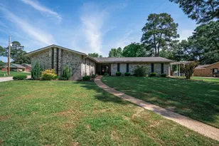 317 E Robinwood, White Oak, TX 75693 - Photo 2
