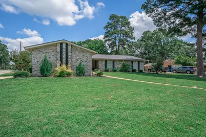 317 E Robinwood, White Oak, TX 75693 - Photo 6