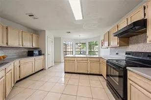 13527 Blue Marlin Ln, Houston, TX 77083 - Photo 14