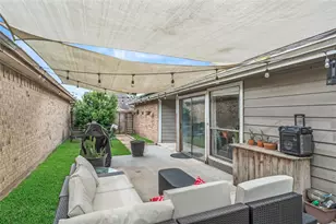 13527 Blue Marlin Ln, Houston, TX 77083 - Photo 4