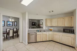 13527 Blue Marlin Ln, Houston, TX 77083 - Photo 14