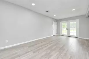 7906 Hammerly Blvd, Houston, TX 77055 - Photo 24