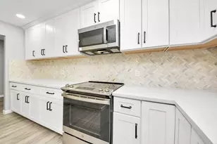 7906 Hammerly Blvd, Houston, TX 77055 - Photo 32
