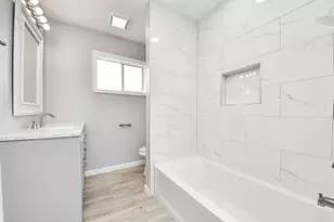 7906 Hammerly Blvd, Houston, TX 77055 - Photo 10