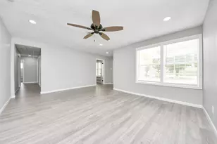 7906 Hammerly Blvd, Houston, TX 77055 - Photo 22