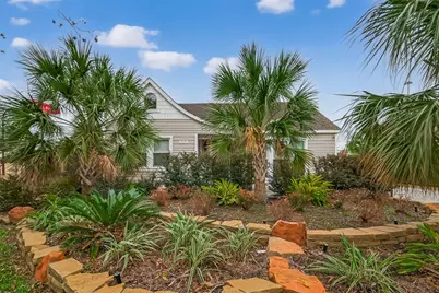 717 W 30th Street, Houston, TX 77018 - Photo 1