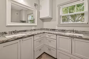 717 W 30th St, Houston, TX 77018 - Photo 22