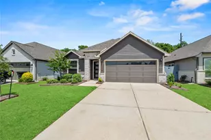 8415 Red Shiner Wy, Fulshear, TX 77441 - Photo 2