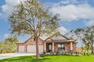 414 Texas Ave, Arcola, TX 77583 - Photo 1