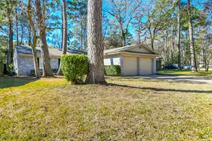 21 Pineash Ct, The Woodlands, TX 77381 - Photo 2