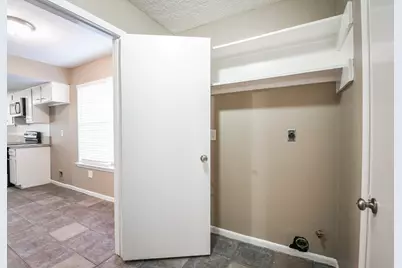 21 Pineash Court, The Woodlands, TX 77381 - Photo 18