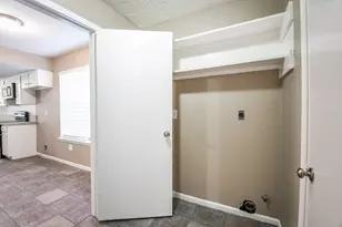 21 Pineash Ct, The Woodlands, TX 77381 - Photo 18