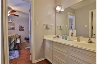 112 Majestic Oak Circle, Lake Jackson, TX 77566 - Photo 18