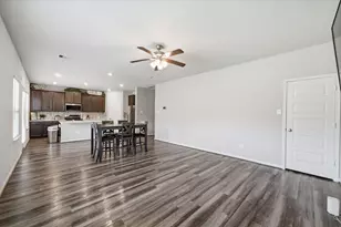 1812 Kingsford Prairie Ct, Pearland, TX 77089 - Photo 2