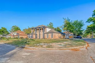 8002 Hurst Forest Dr, Humble, TX 77346 - Photo 2