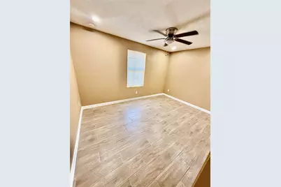 7922 Jutland Road Road, Houston, TX 77033 - Photo 10