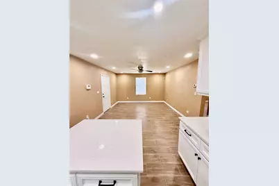 7922 Jutland Road Road, Houston, TX 77033 - Photo 6