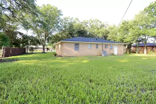 409 La Bradford Dr, Bay City, TX 77414 - Photo 18