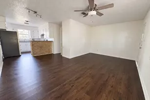 409 La Bradford Dr, Bay City, TX 77414 - Photo 8