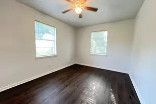 409 La Bradford Dr, Bay City, TX 77414 - Photo 10