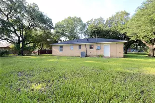 409 La Bradford Dr, Bay City, TX 77414 - Photo 18