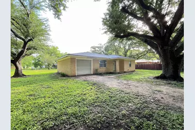 409 La Bradford Drive, Bay City, TX 77414 - Photo 2