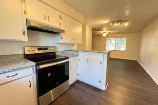 409 La Bradford Dr, Bay City, TX 77414 - Photo 4