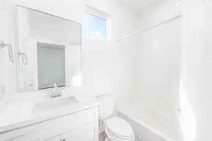 2471 W 11th St, Houston, TX 77008 - Photo 16