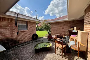 2203 Droxford Dr, Houston, TX 77008 - Photo 8
