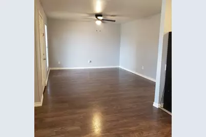2111 25th Avenue N #5, Texas City, TX 77590 - Photo 2