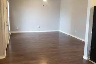 2111 25th Ave N, Texas City, TX 77590 - Photo 2