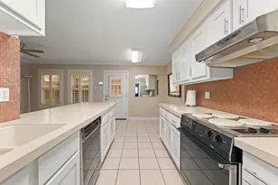 5800 Lumberdale Rd, Houston, TX 77092 - Photo 10