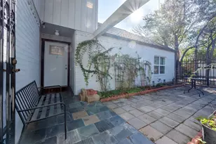 2111 Gray Falls Dr, Houston, TX 77077 - Photo 4