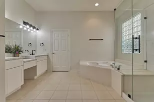 27 S Belfair Pl, The Woodlands, TX 77382 - Photo 18