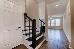 10504 Marston Vineyard Dr, Houston, TX 77025 - Photo 4