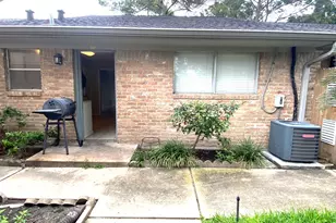 1102 W Tri Oaks Ln, Houston, TX 77043 - Photo 20