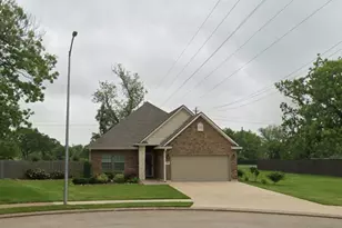 56 Zinnia Ct, Lake Jackson, TX 77566 - Photo 1