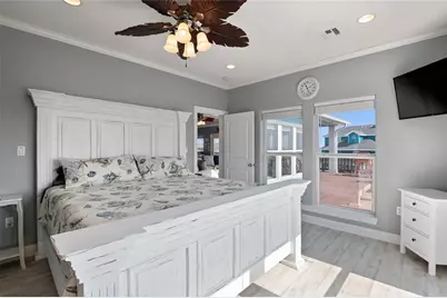 2703 Gillespie, Crystal Beach, TX 77650 - Photo 24