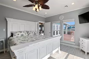 2703 Gillespie, Crystal Beach, TX 77650 - Photo 24