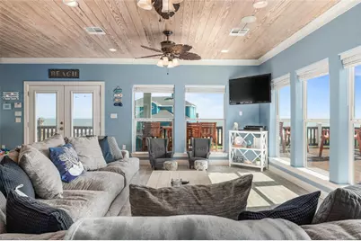 2703 Gillespie, Crystal Beach, TX 77650 - Photo 12